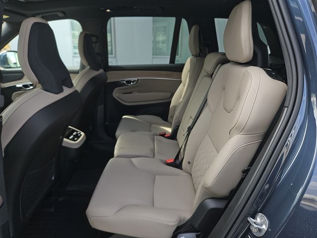2026 Volvo XC90 Plus - Photo 14