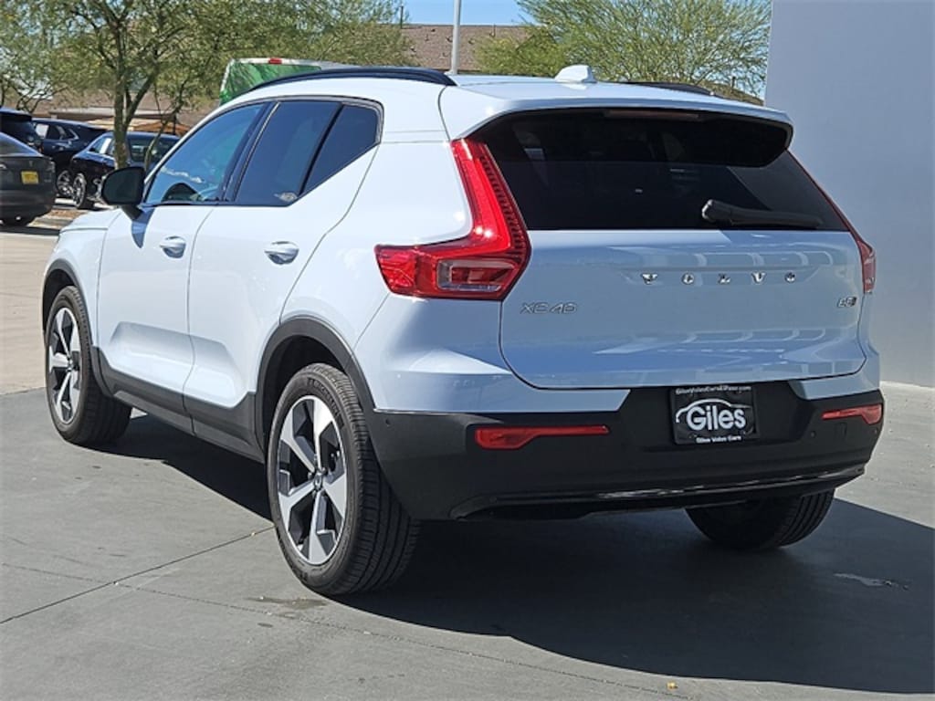 New 2026 Volvo XC40 B5 Plus SUV