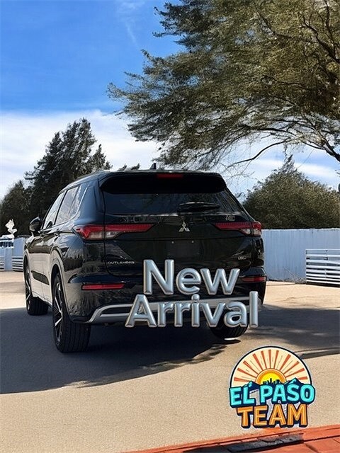 2022 Mitsubishi Outlander SEL photo 3