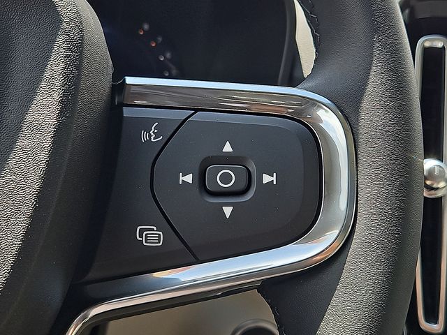 2026 Volvo XC40 Plus - Photo 19