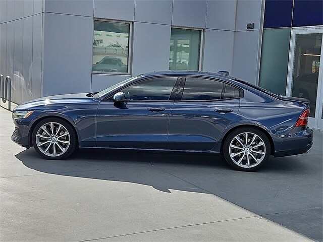2020 Volvo S60 T6 Momentum photo 3