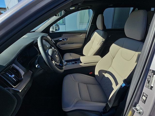 2026 Volvo XC90 Plus - Photo 17