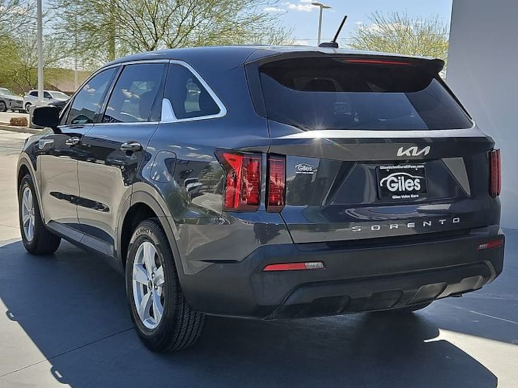 Used 2022 Kia Sorento LX SUV