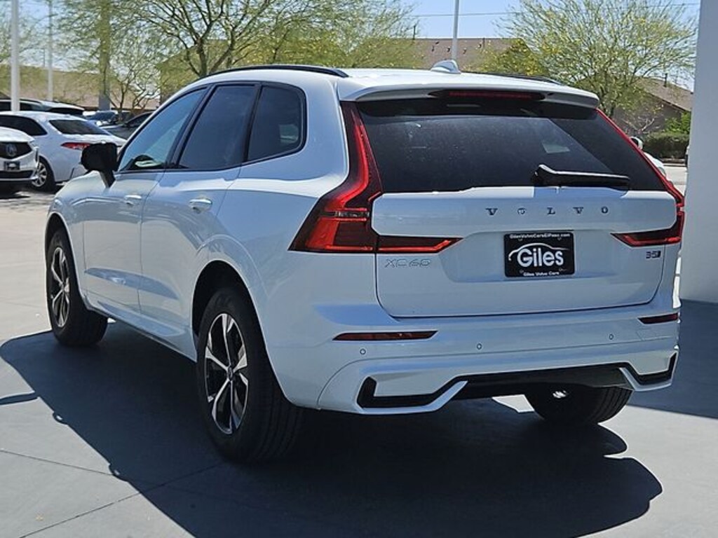 New 2026 Volvo XC60 B5 Core SUV