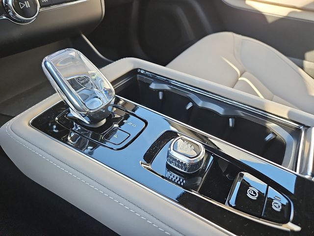 2026 Volvo XC90 Plus - Photo 27