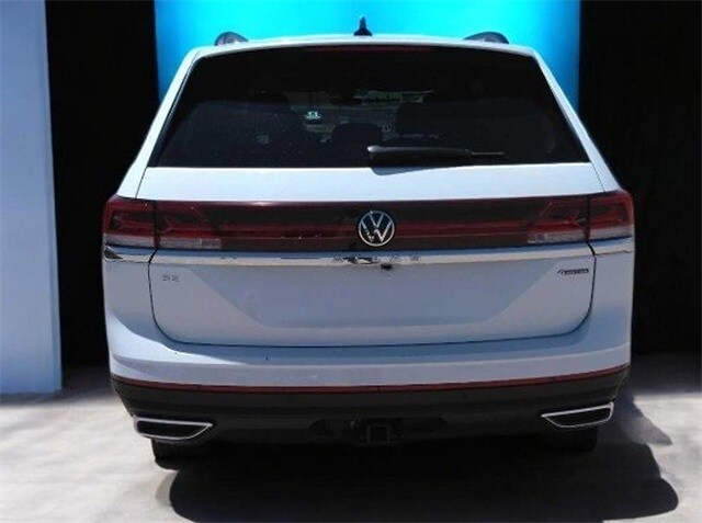 2024 Volkswagen Atlas SE Technology photo 2