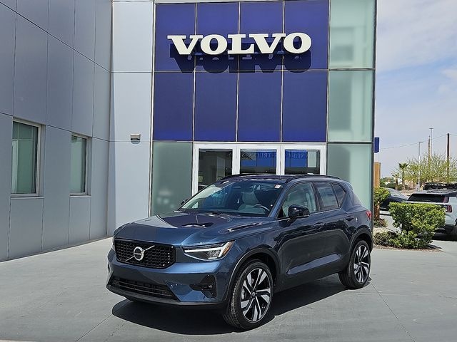 2026 Volvo XC40 B5 Plus SUV