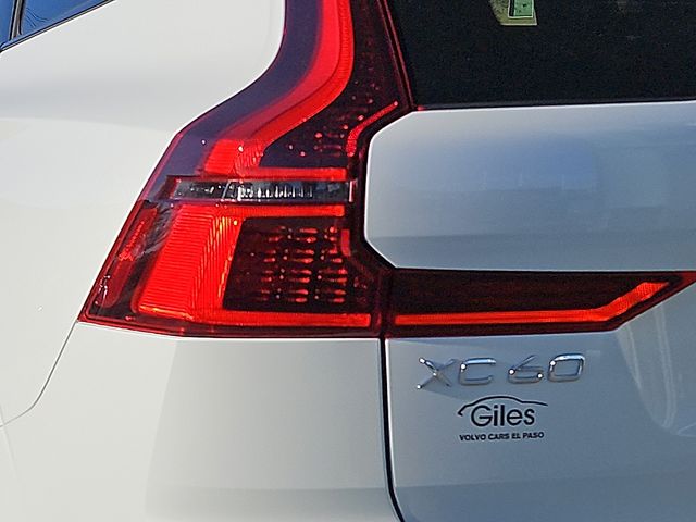 2026 Volvo XC60 Plus - Photo 12