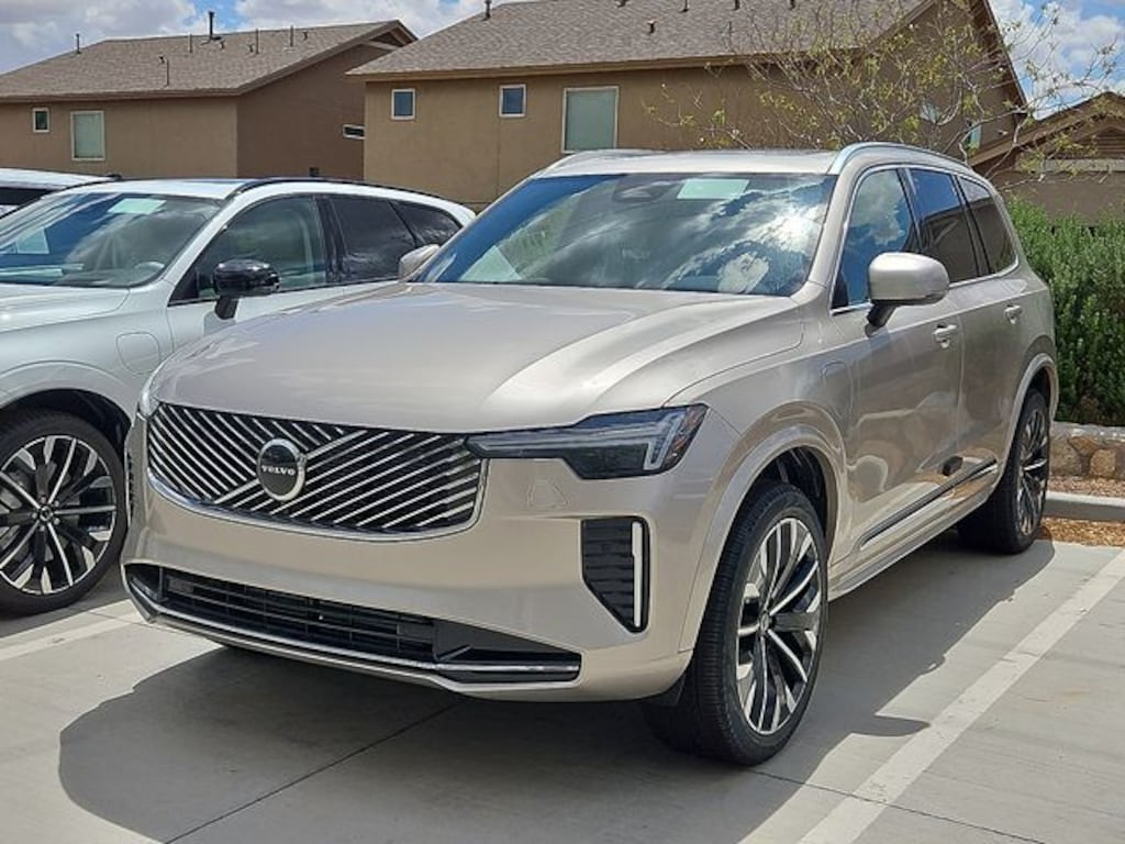 New 2026 Volvo XC90 plug-in hybrid T8 Core SUV