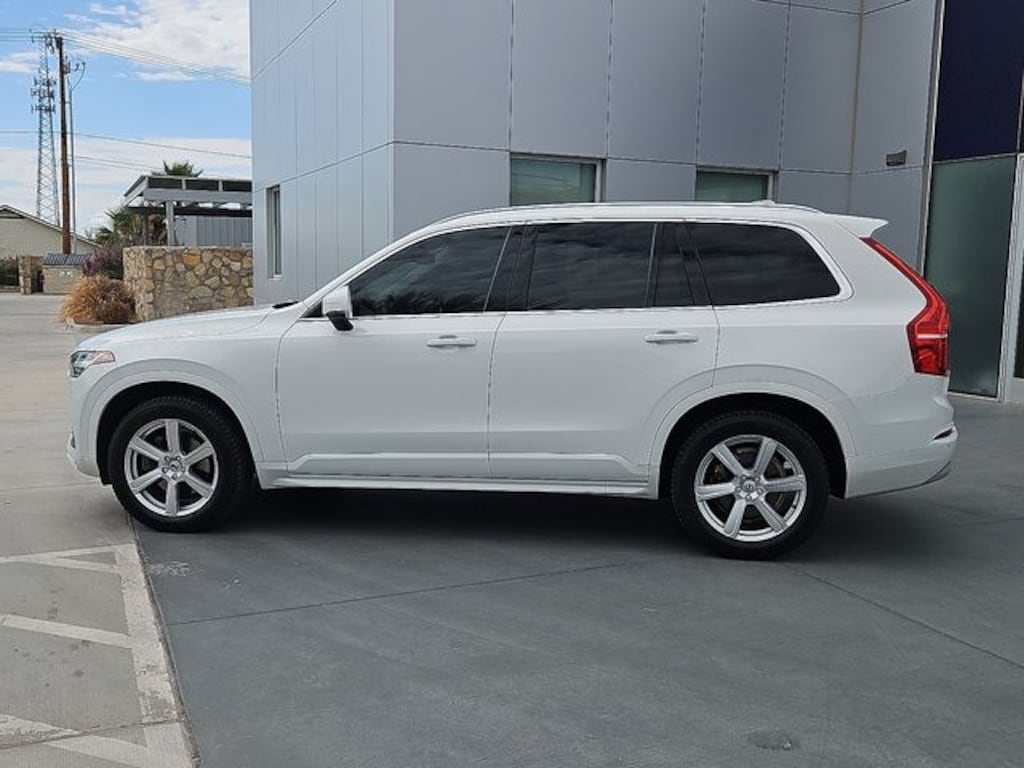 Used 2022 Volvo XC90 T6 AWD Momentum 6 Seater SUV
