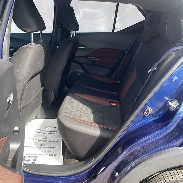 2019 Nissan Kicks SR photo 3