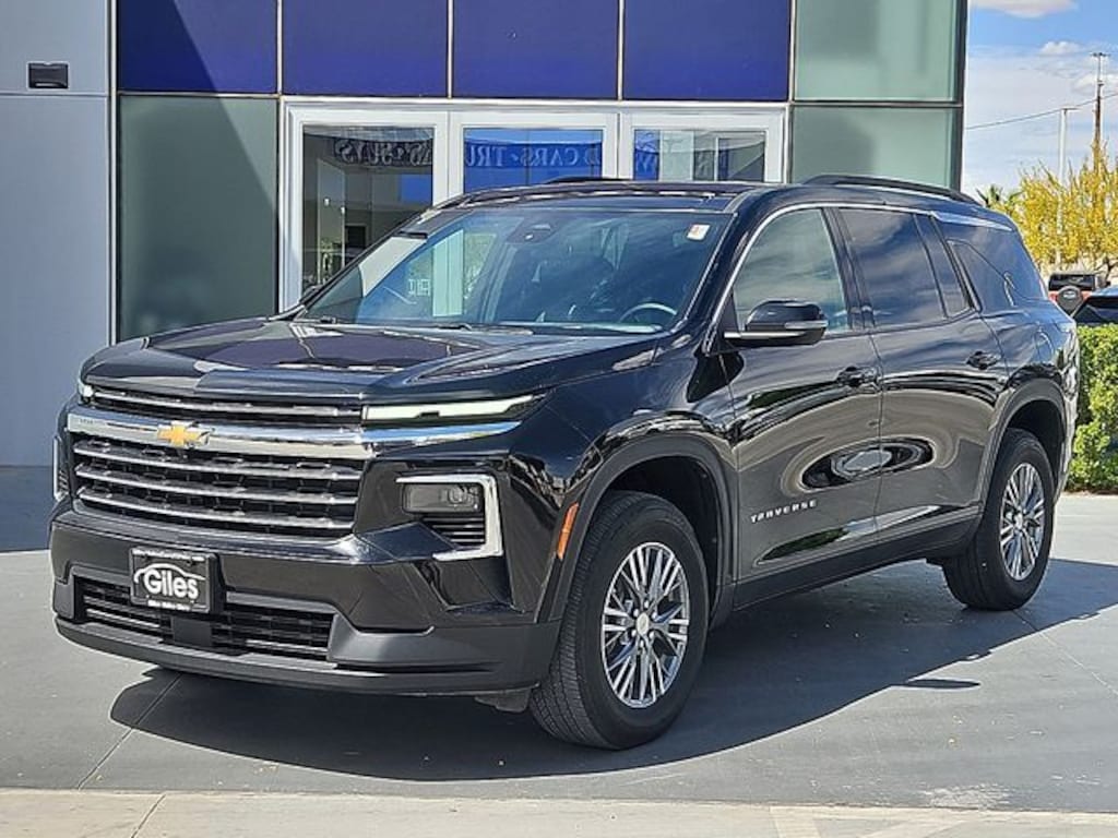 Used 2025 Chevrolet Traverse LT SUV
