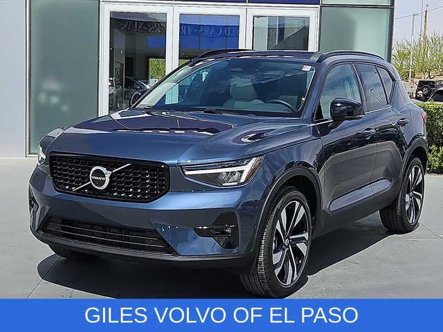 2026 Volvo XC40 Plus - Photo 2