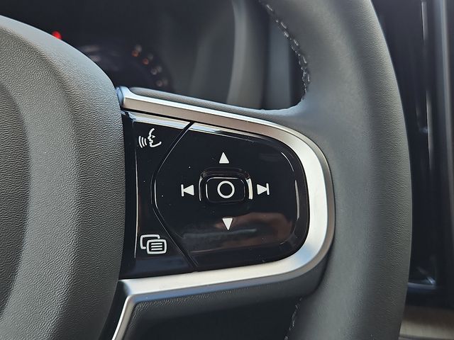 2026 Volvo XC60 Plus - Photo 21