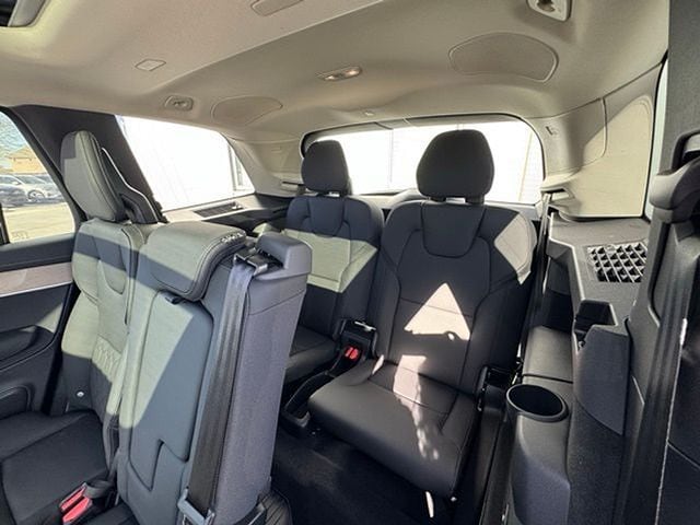 2025 Volvo XC90 Plus - Photo 30
