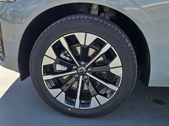2026 Volvo XC60 Plus - Photo 11