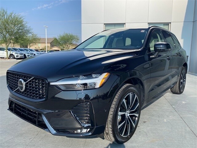 2025 Volvo XC60 B5 Plus photo 3
