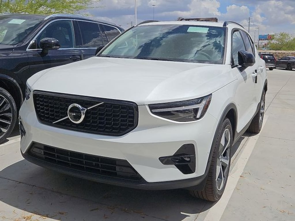 New 2026 Volvo XC40 B5 Plus SUV