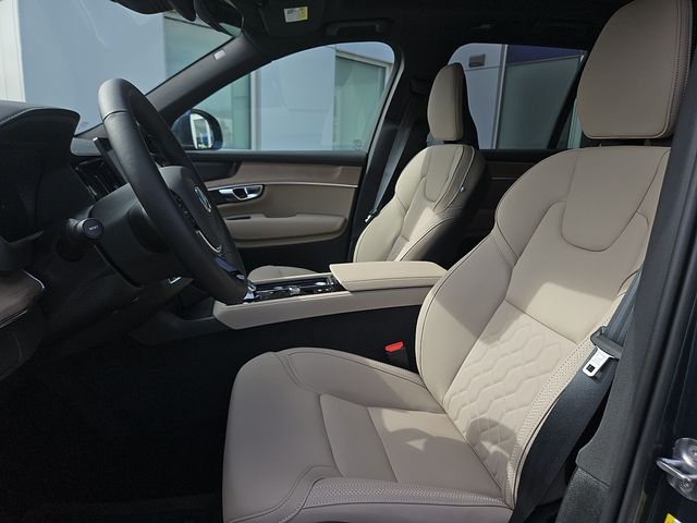 2026 Volvo XC90 Plus - Photo 17