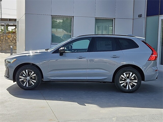 2025 Volvo XC60 Hybrid T8 Core photo 3