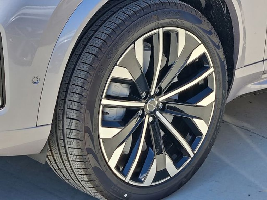 New 2026 Volvo XC90 B6 Plus 7-Seater SUV