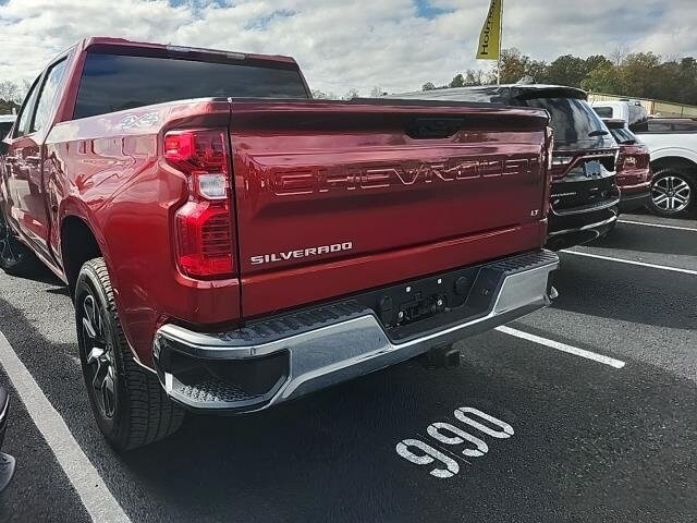 2023 Chevrolet Silverado 1500 LT photo 2