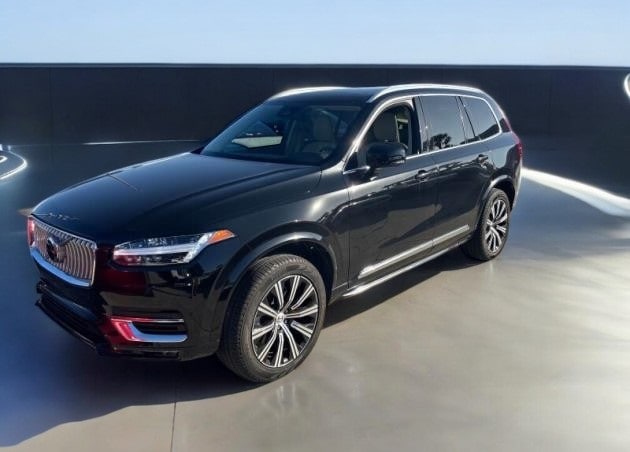2024 Volvo XC90 Core's photo