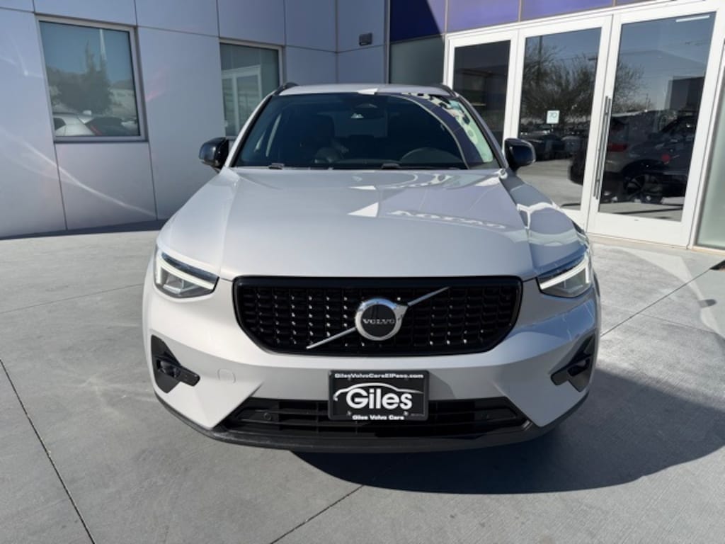 Used 2023 Volvo XC40 B5 AWD Plus Dark SUV