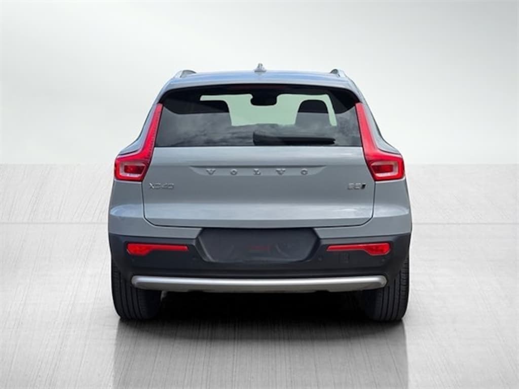 Used 2024 Volvo XC40 B5 Plus Bright SUV