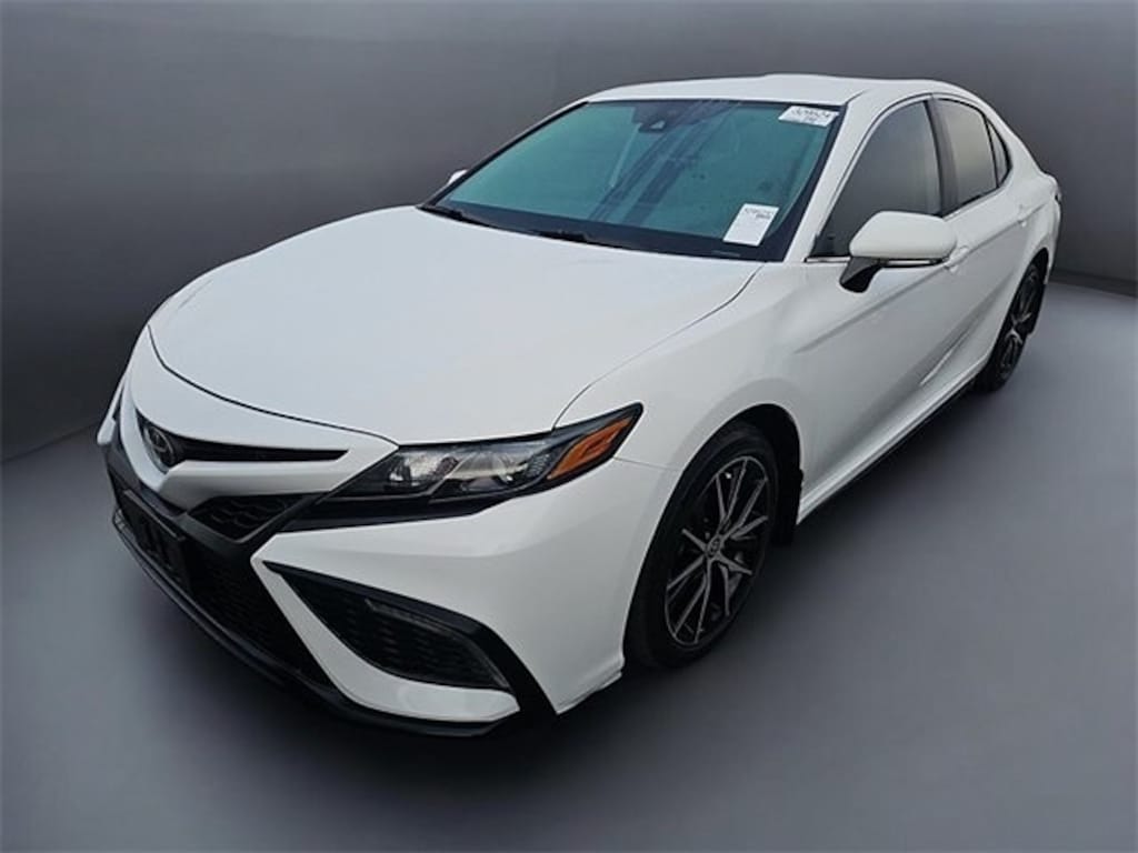 Used 2024 Toyota Camry SE Sedan