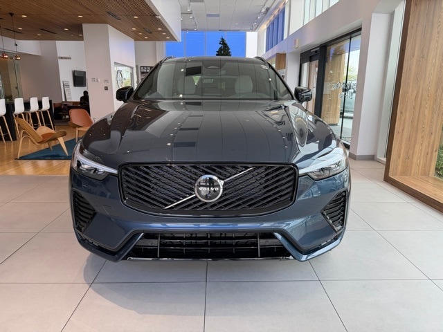 2026 Volvo XC60 Plus's photo