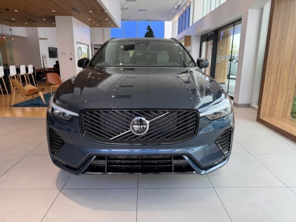 New 2026 Volvo XC60 B5 Plus SUV