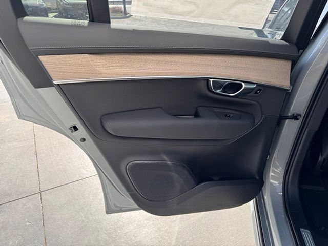 2025 Volvo XC90 Plus - Photo 24