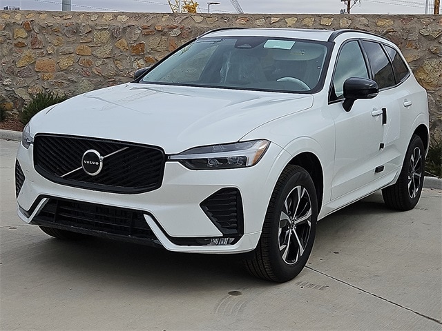 2026 Volvo XC60 Core's photo