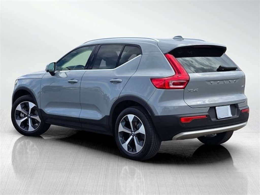 Used 2024 Volvo XC40 B5 Plus Bright SUV