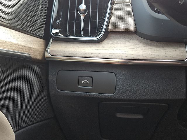 2026 Volvo XC90 Plus - Photo 19