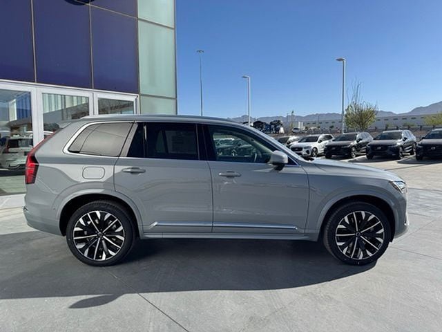 2025 Volvo XC90 Plus - Photo 11
