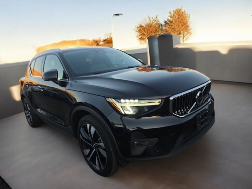 Used 2025 Volvo XC40 B5 Plus Bright Theme SUV