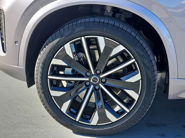 2026 Volvo XC90 Plus - Photo 11