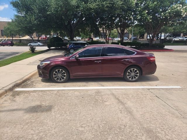 Mica 2016 Toyota Avalon Sedan Front-Wheel Drive 6-Speed Automatic