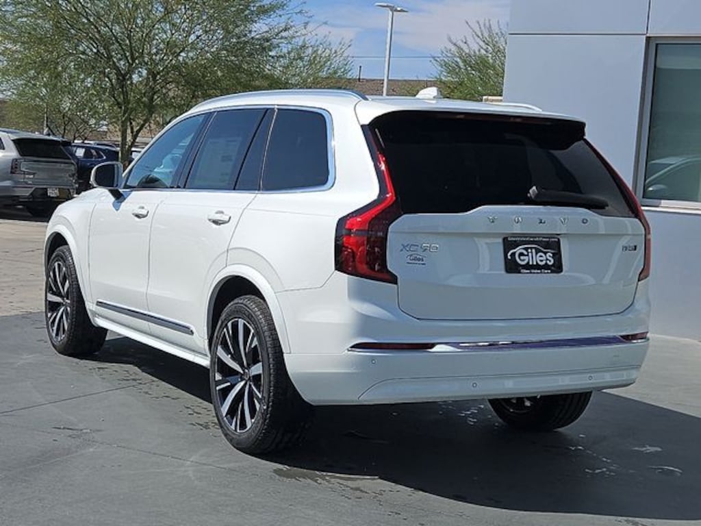 New 2026 Volvo XC90 B5 Core SUV