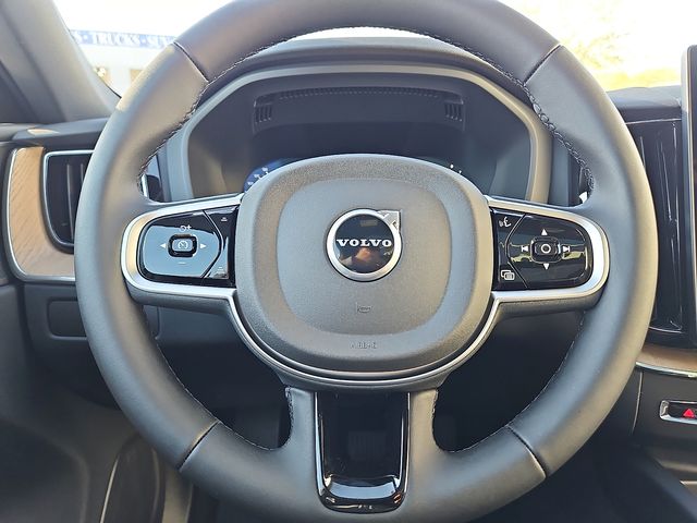 2026 Volvo XC60 Plus - Photo 23
