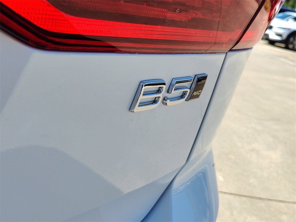 New 2026 Volvo XC60 B5 Ultra SUV