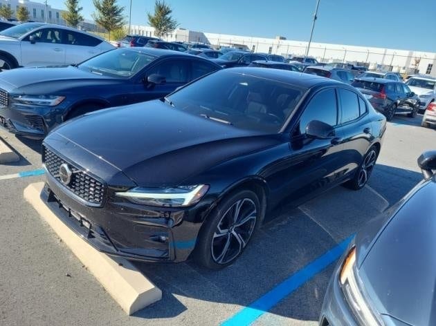 2024 Volvo S60 B5 Plus Dark Sedan