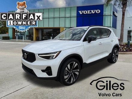 2023 Volvo XC40 B5 AWD Plus Dark SUV