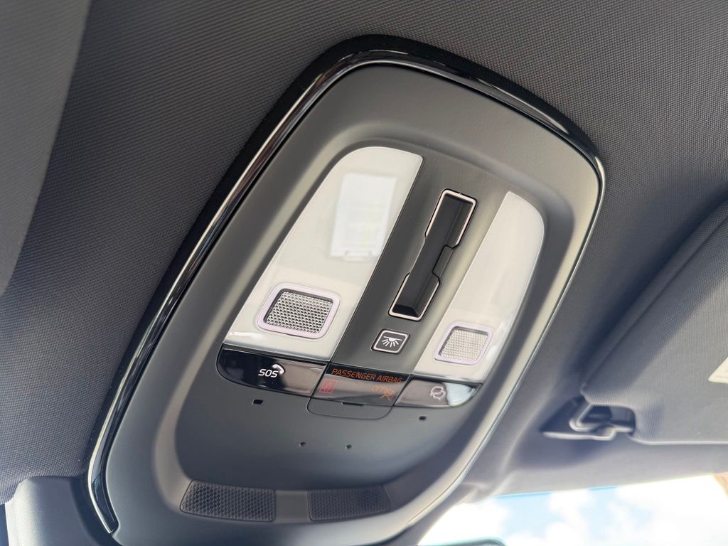 2026 Volvo XC90 Plus - Photo 22