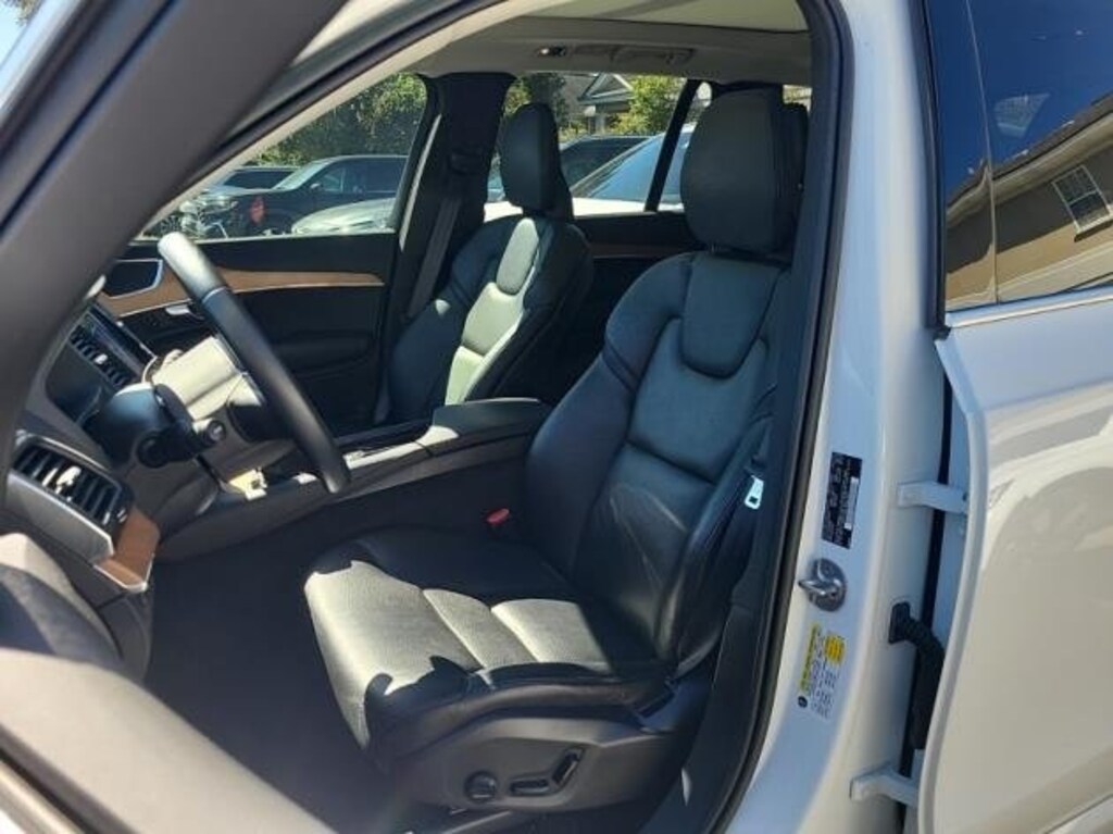 Used 2022 Volvo XC90 T6 AWD Momentum 7 Seater SUV