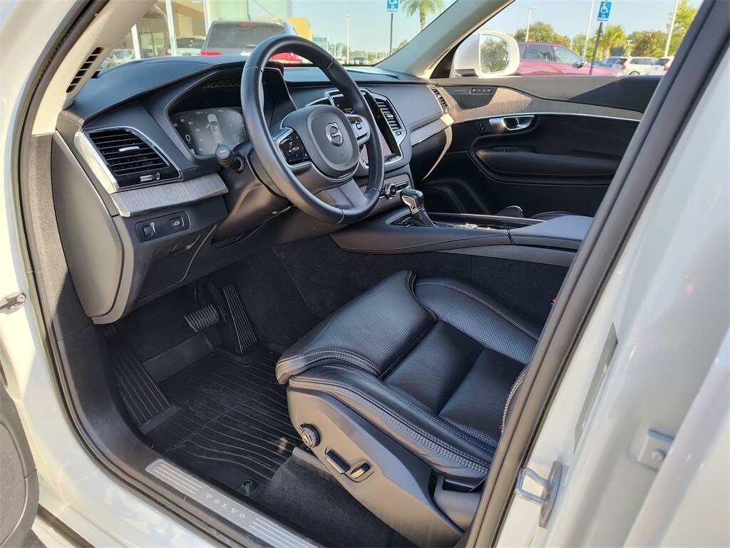2022 Volvo XC90 T6 AWD Inscription photo 2