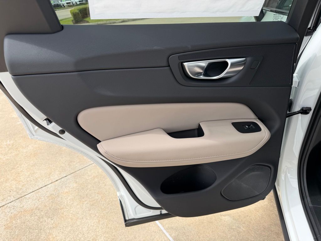 2026 Volvo XC60 Core - Photo 15