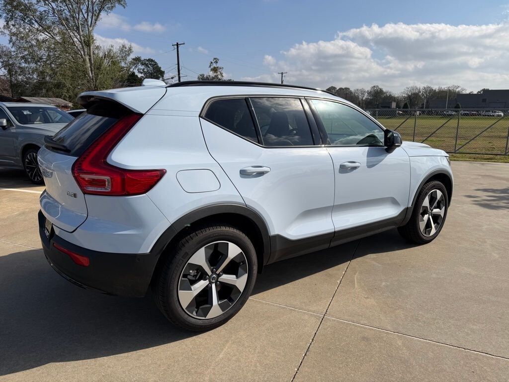 New 2026 Volvo XC40 B5 Plus SUV